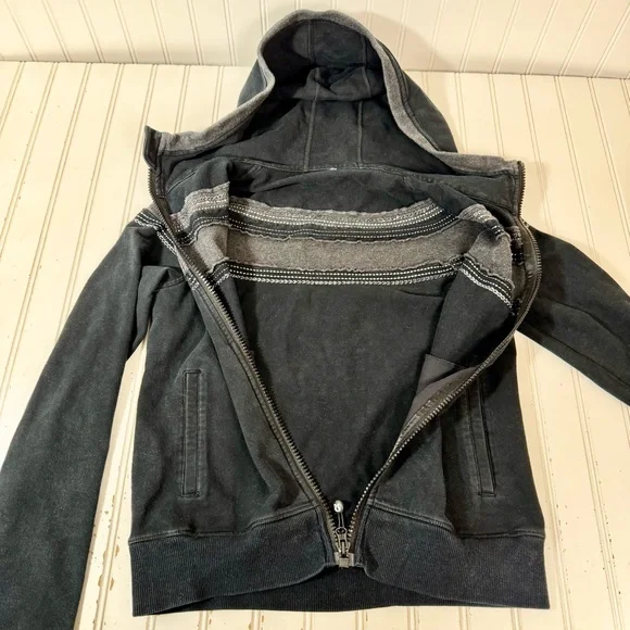 Lululemon Jacket Women’s 8 Black Full Zip Hoodie Remix Scuba Fair Isle Yoga - Picture 12 of 13